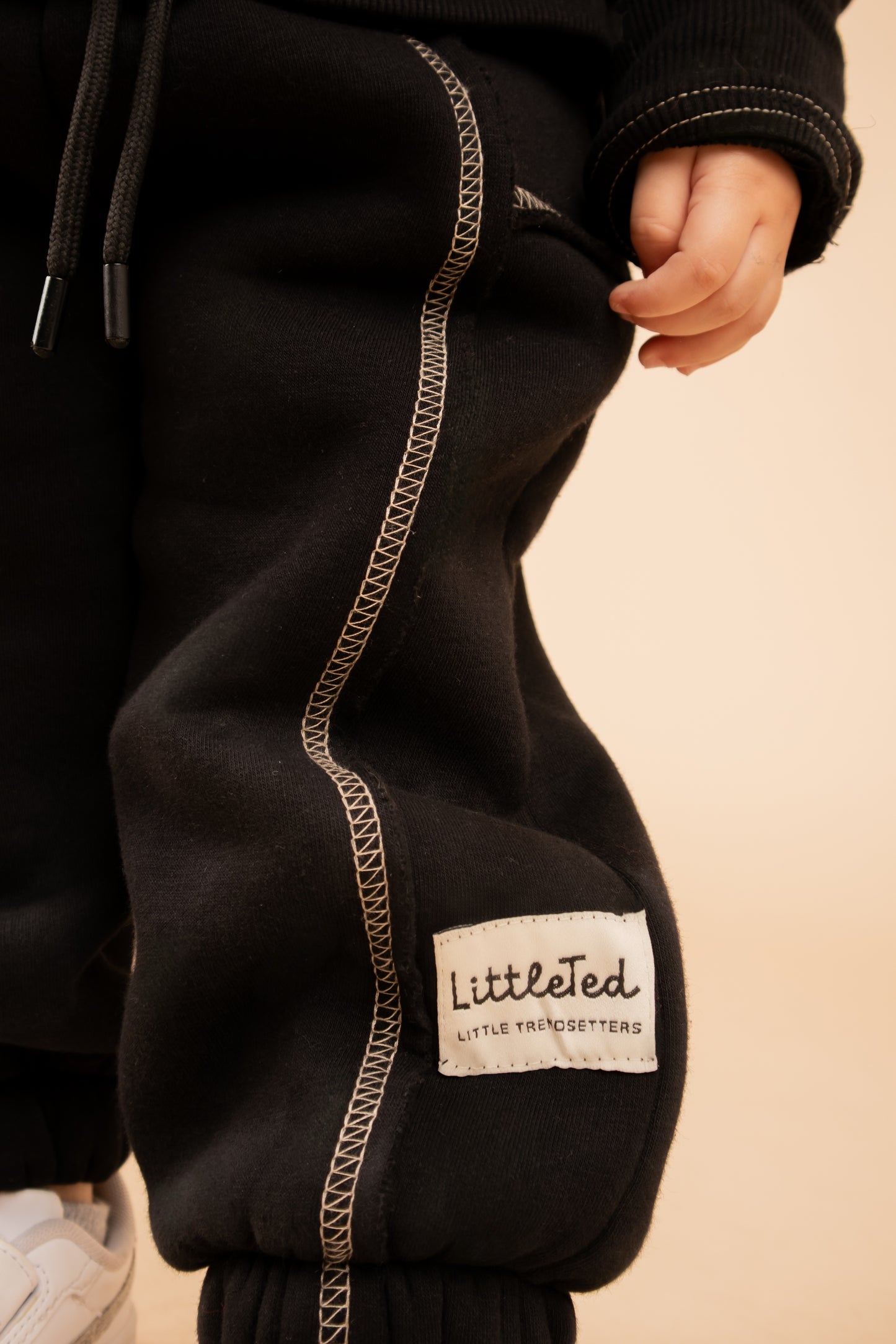 The Rough-Cut in Black